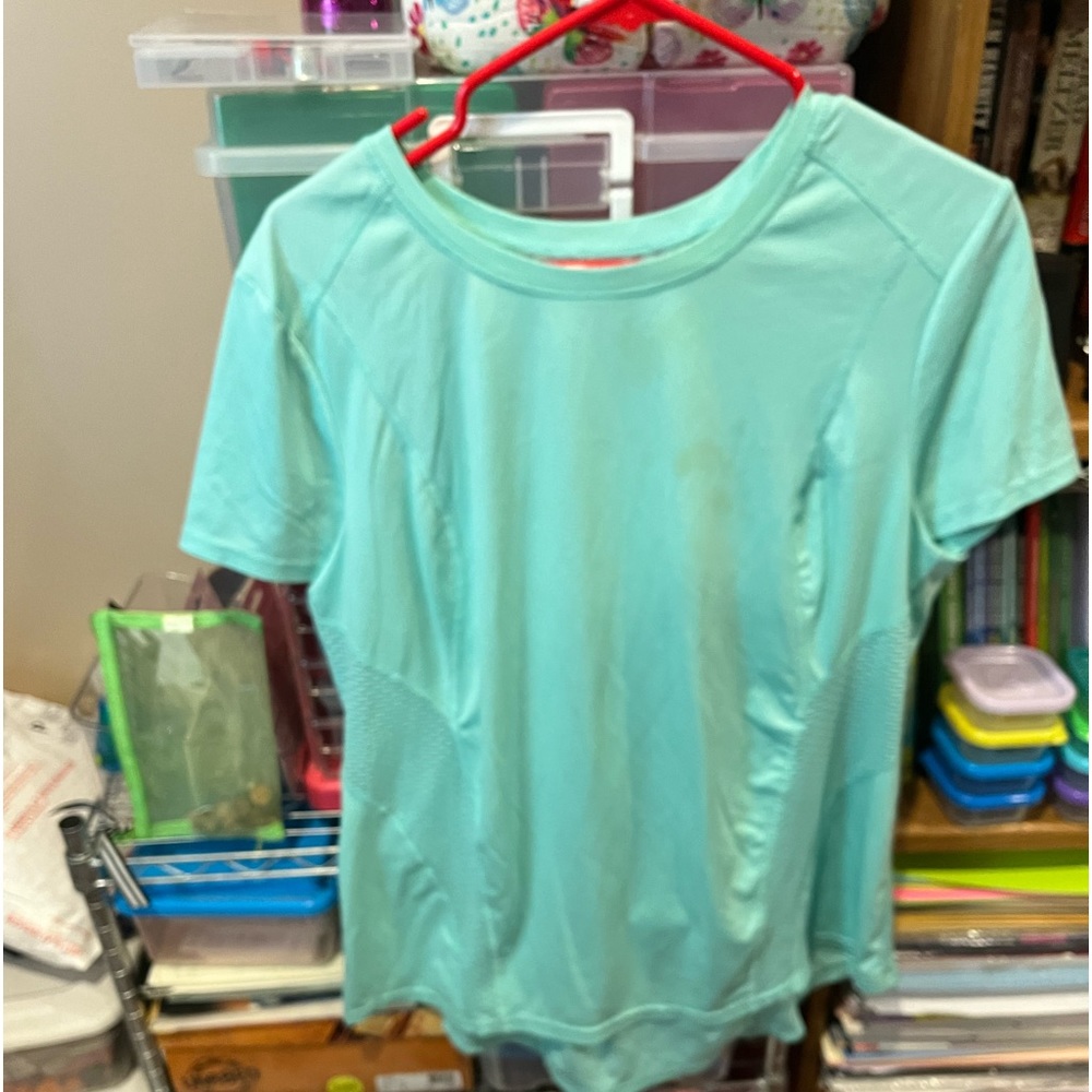 Wicking material short sleeved tee